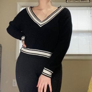 Cropped V-Neck Sweater